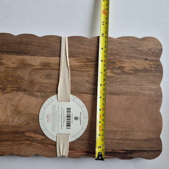 Scalloped Edge Mangowood Board - Picture 5 of 7